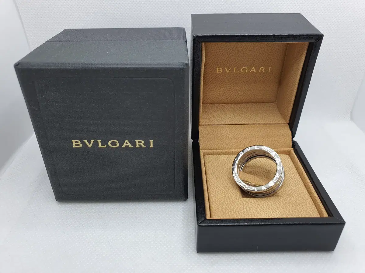 특가 BVLGARI 불가리 18K WG 화이트 골드 비제로 4링 57호